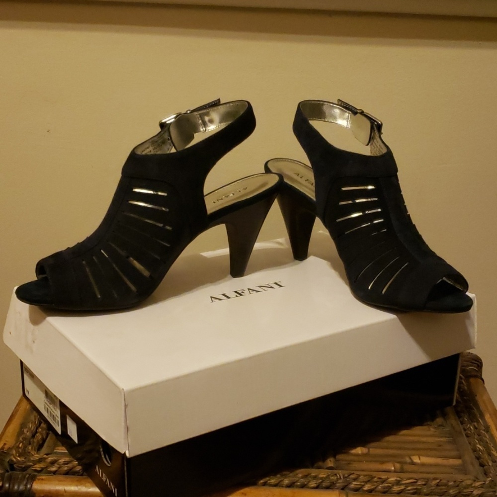 Like new Alfani heels w/original shoe box